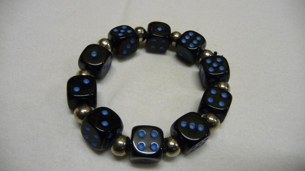 Armband Mit Kleinen Würfel - Schwarz Mit Blauen Punkten